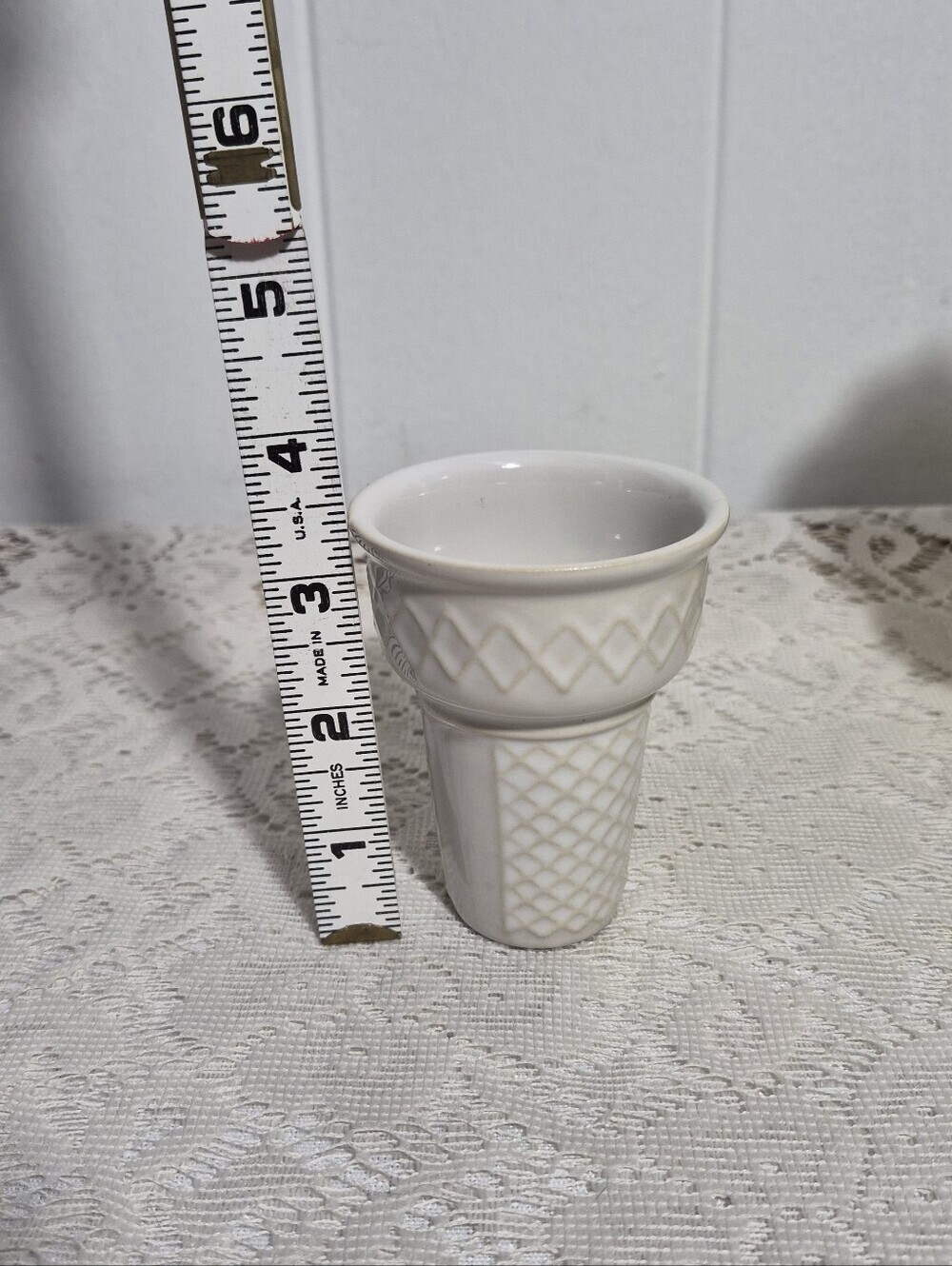 3 Ceramic Ice Cream Cones - Picture 12 of 16